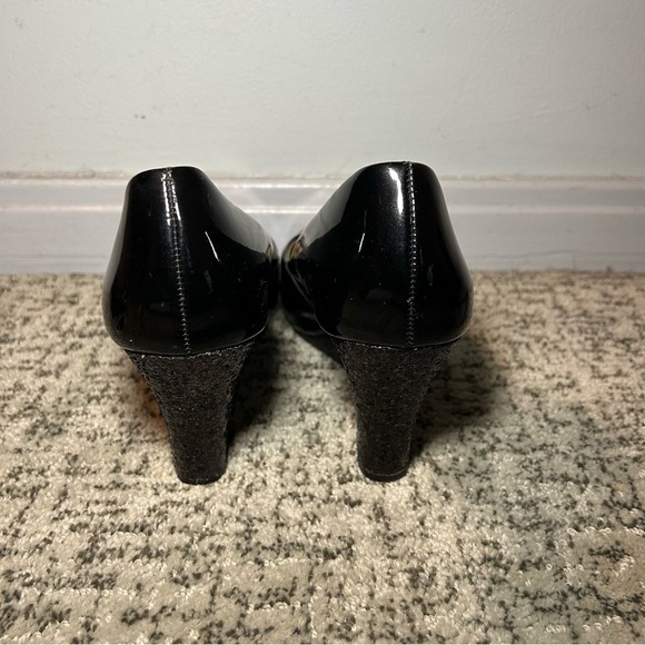 Lilly Pulitzer Black Brazil Patent Leather Glitter Peep Toe Wedges Size 8 - Picture 6 of 10